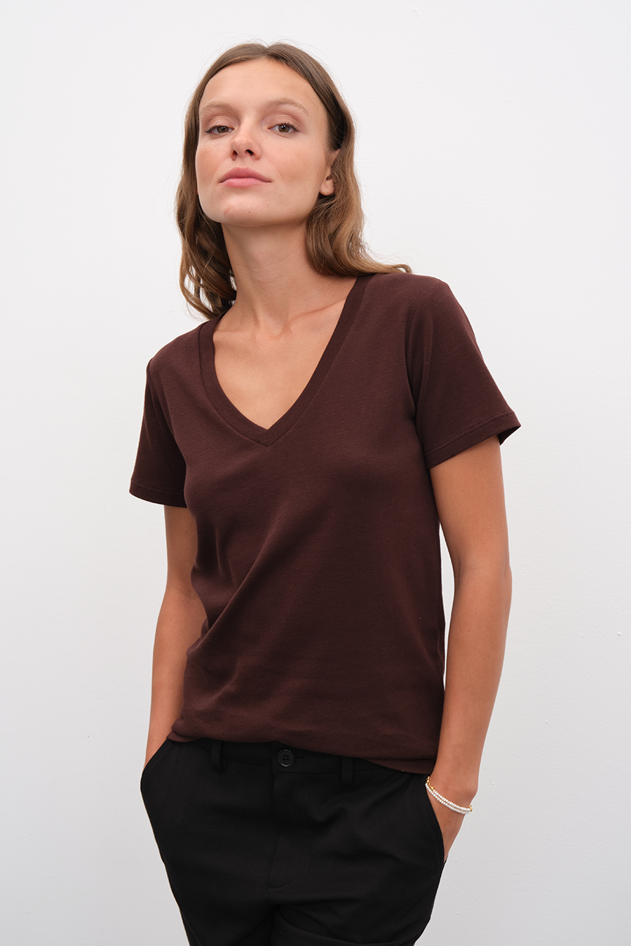 V Neck Fitted T-shirt in Micro-Ribbed Cotton