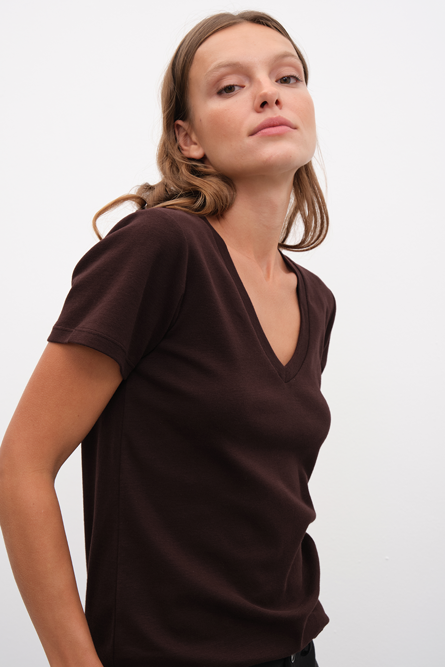 V Neck Fitted T-shirt in Micro-Ribbed Cotton