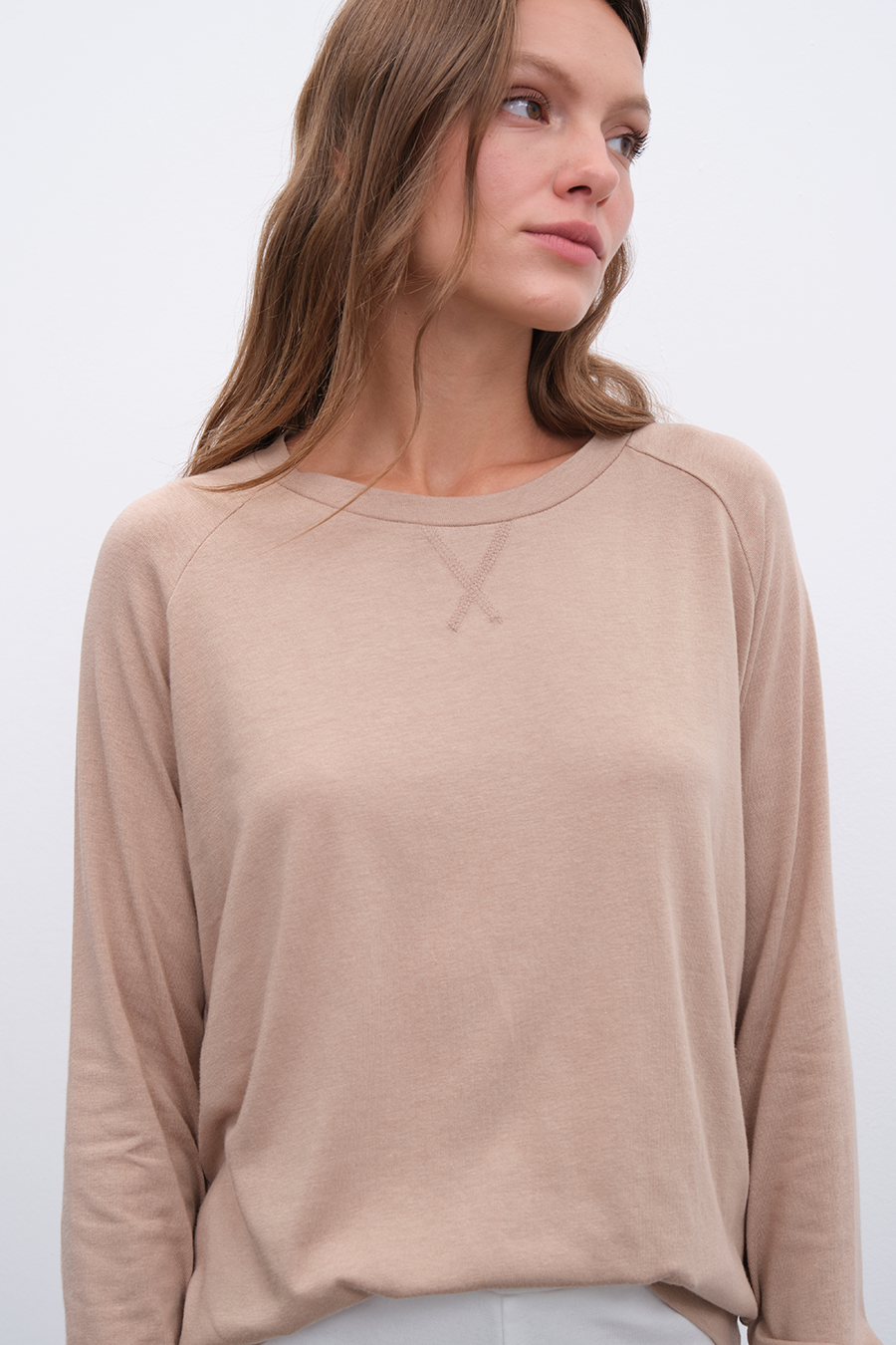 Lightweight Raglan Sweatshirt in Tri-Blend