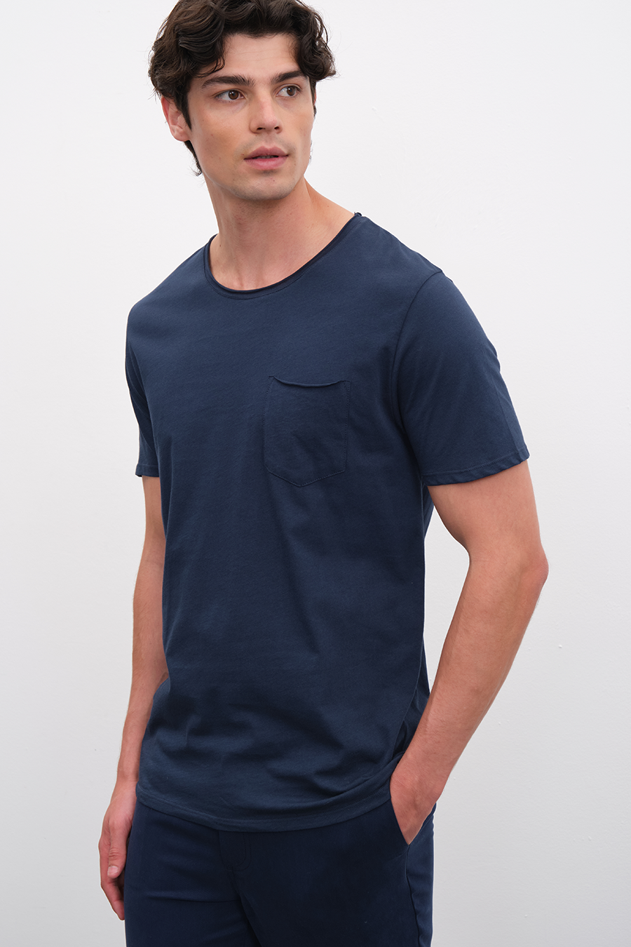 Raw Edge Pocket T-shirt in Lightweight Cotton