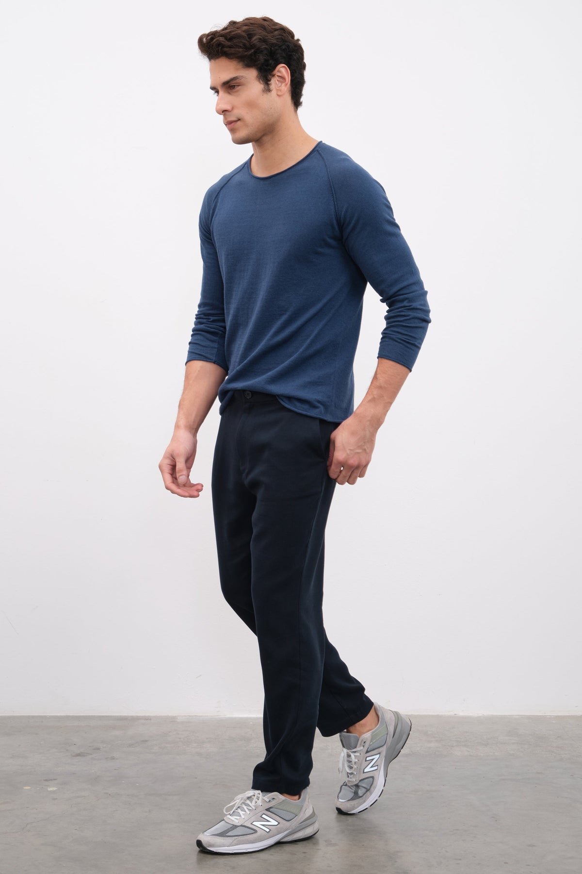 Raglan Sleeve Lightweight Unisex Sweater in Cotton/Linen Blend