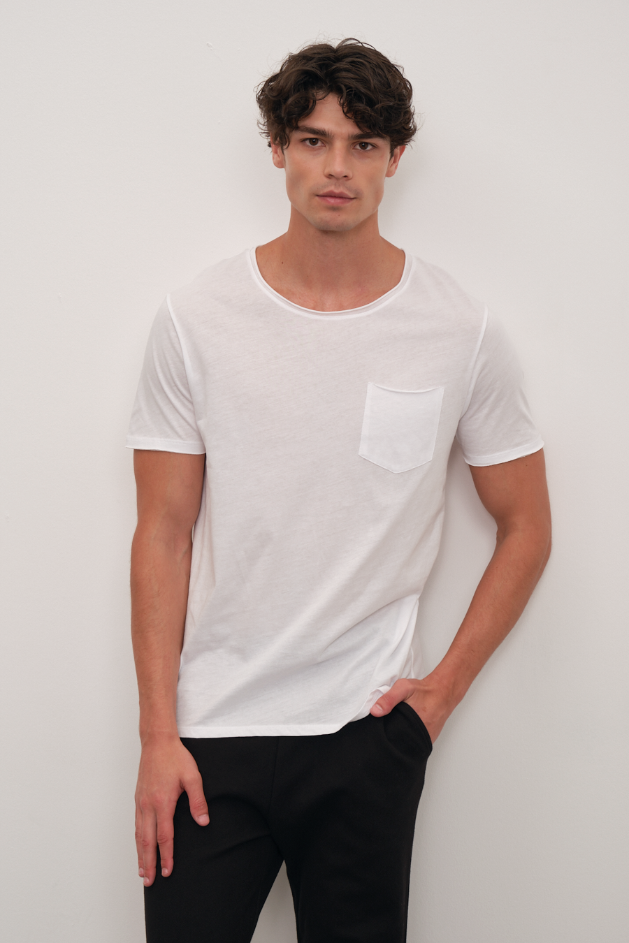 Raw Edge Pocket T-shirt in Lightweight Cotton