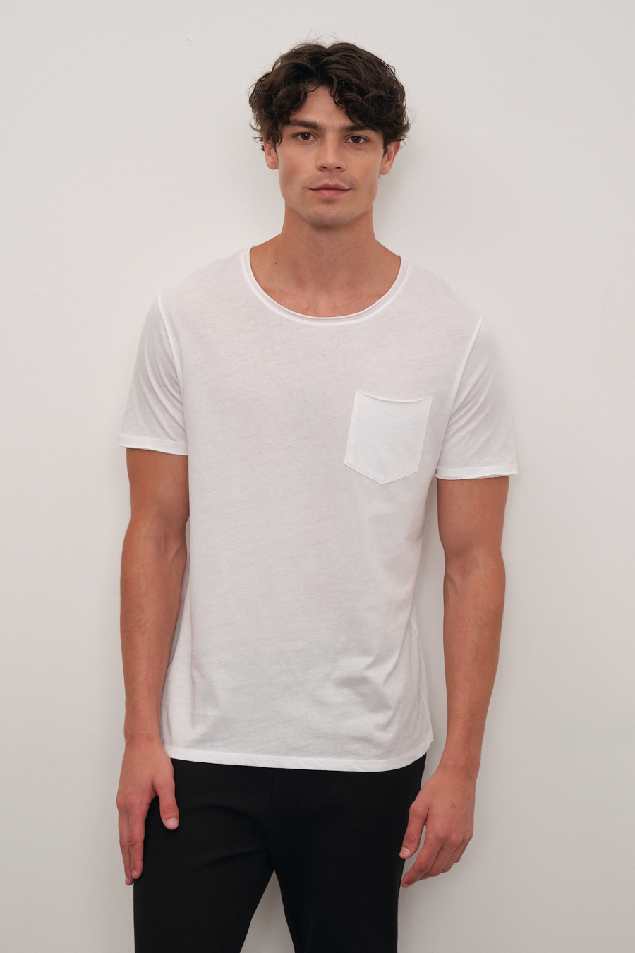 Raw Edge Pocket T-shirt in Lightweight Cotton