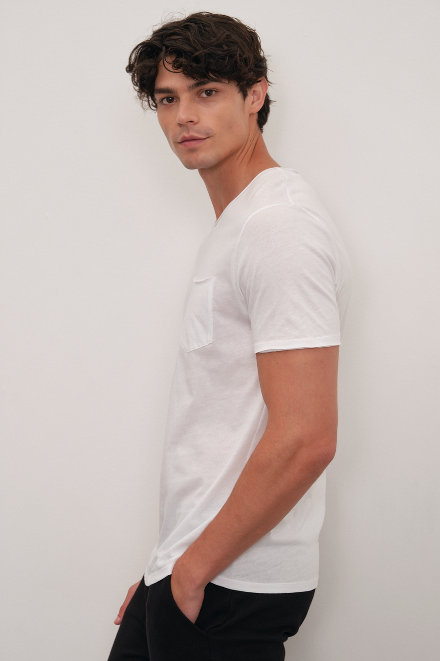 Raw Edge Pocket T-shirt in Lightweight Cotton