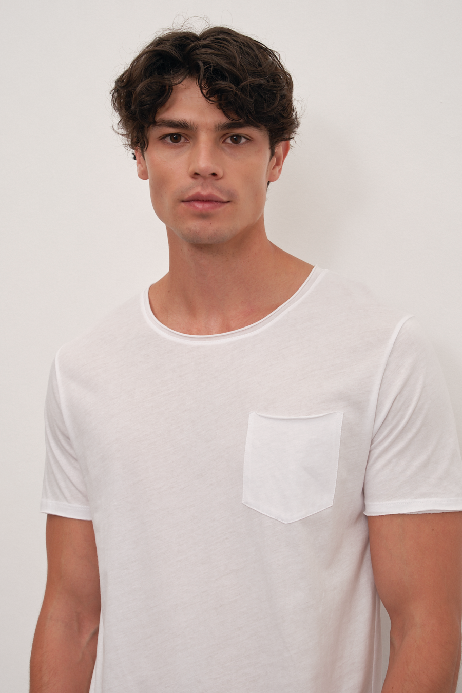 Raw Edge Pocket T-shirt in Lightweight Cotton