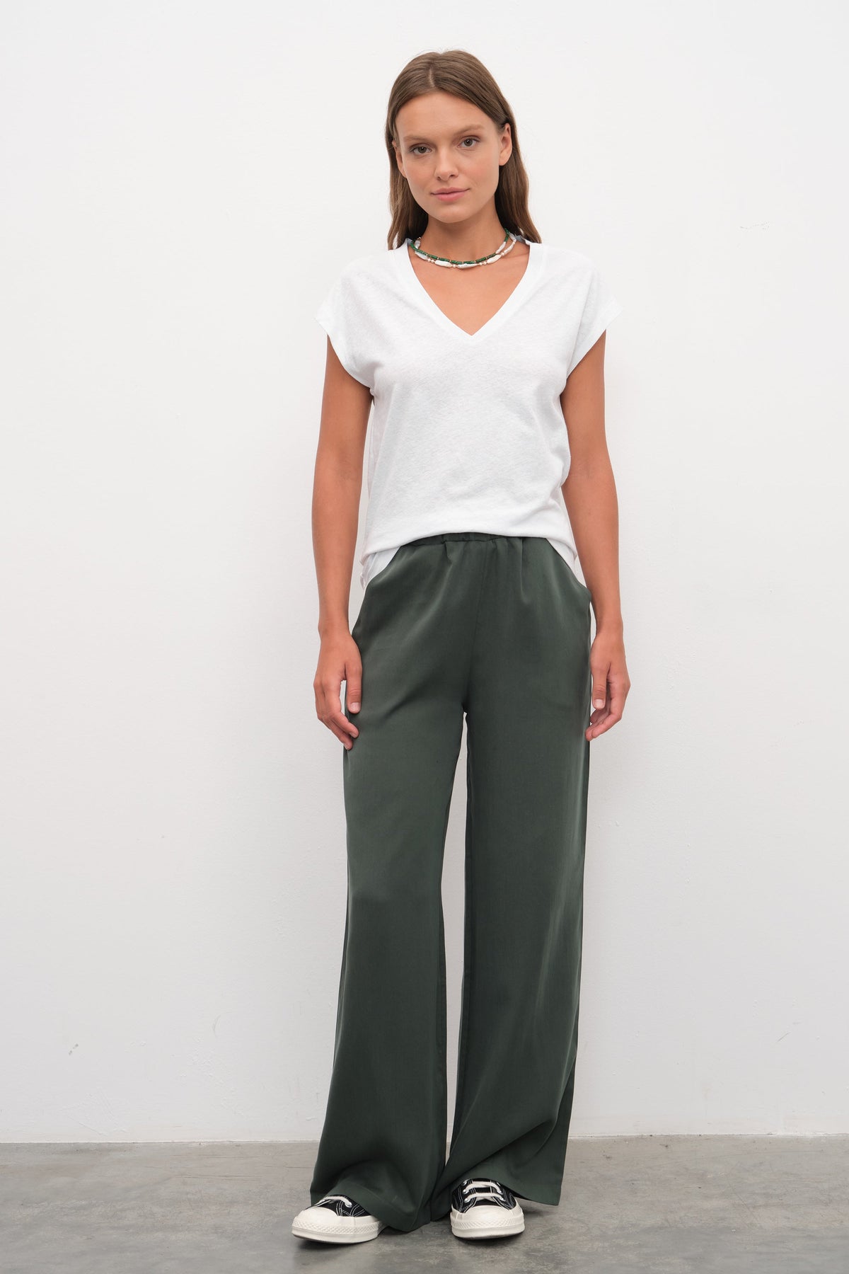 V Neck Tee in Cotton/Linen Blend