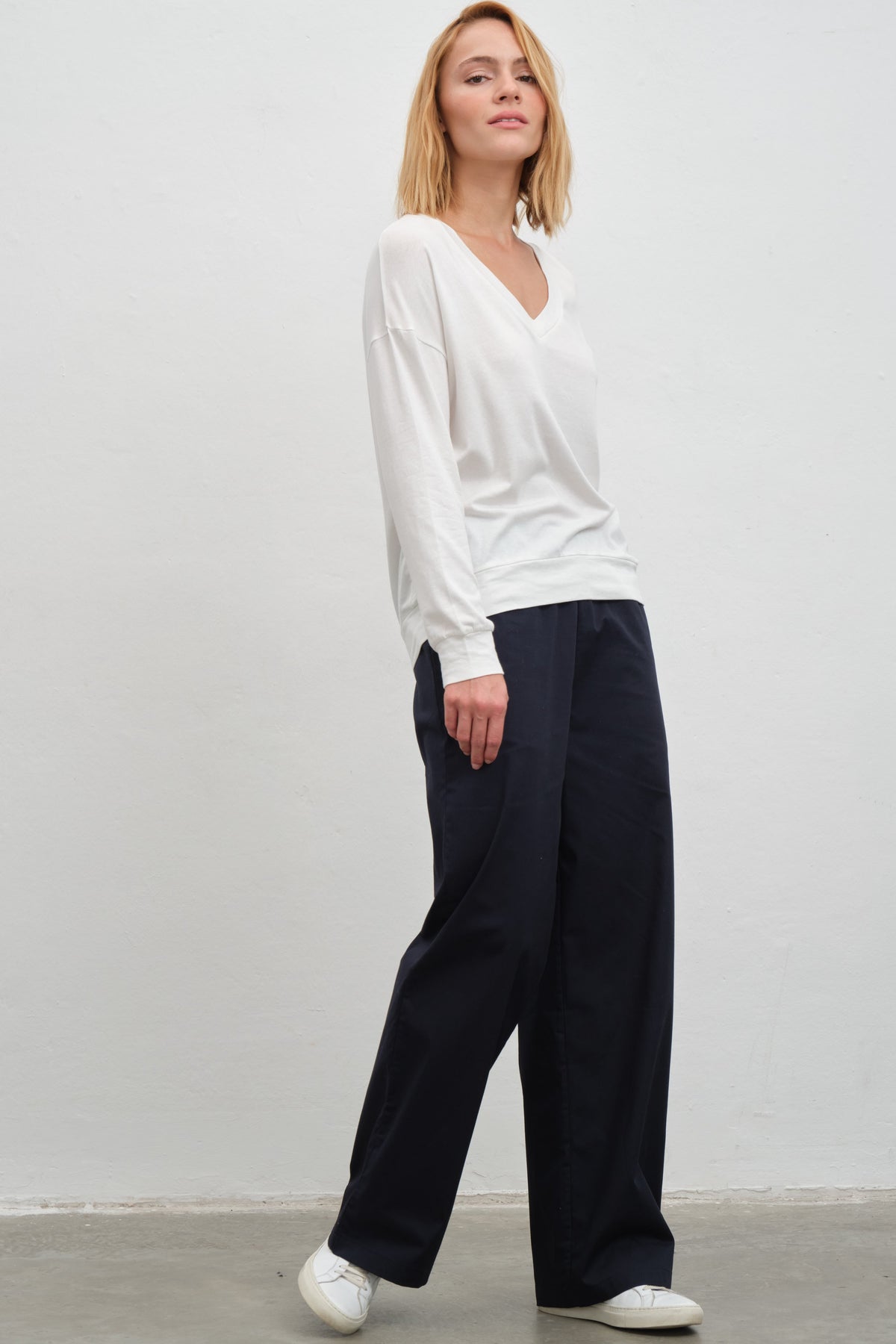 Super-Lightweight V-Neck Sweatshirt in Tri-Blend