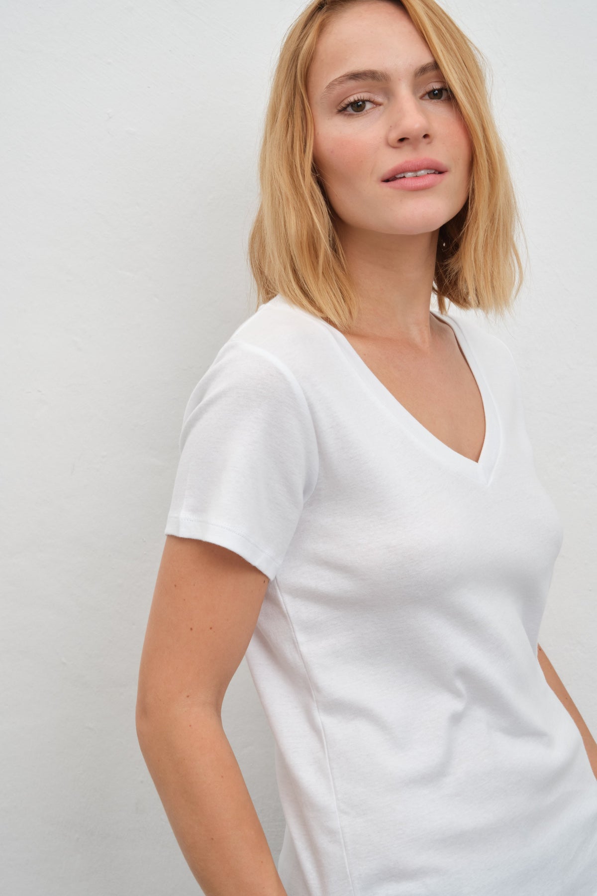 V-Neck Fitted T-shirt in Micro-Ribbed Cotton