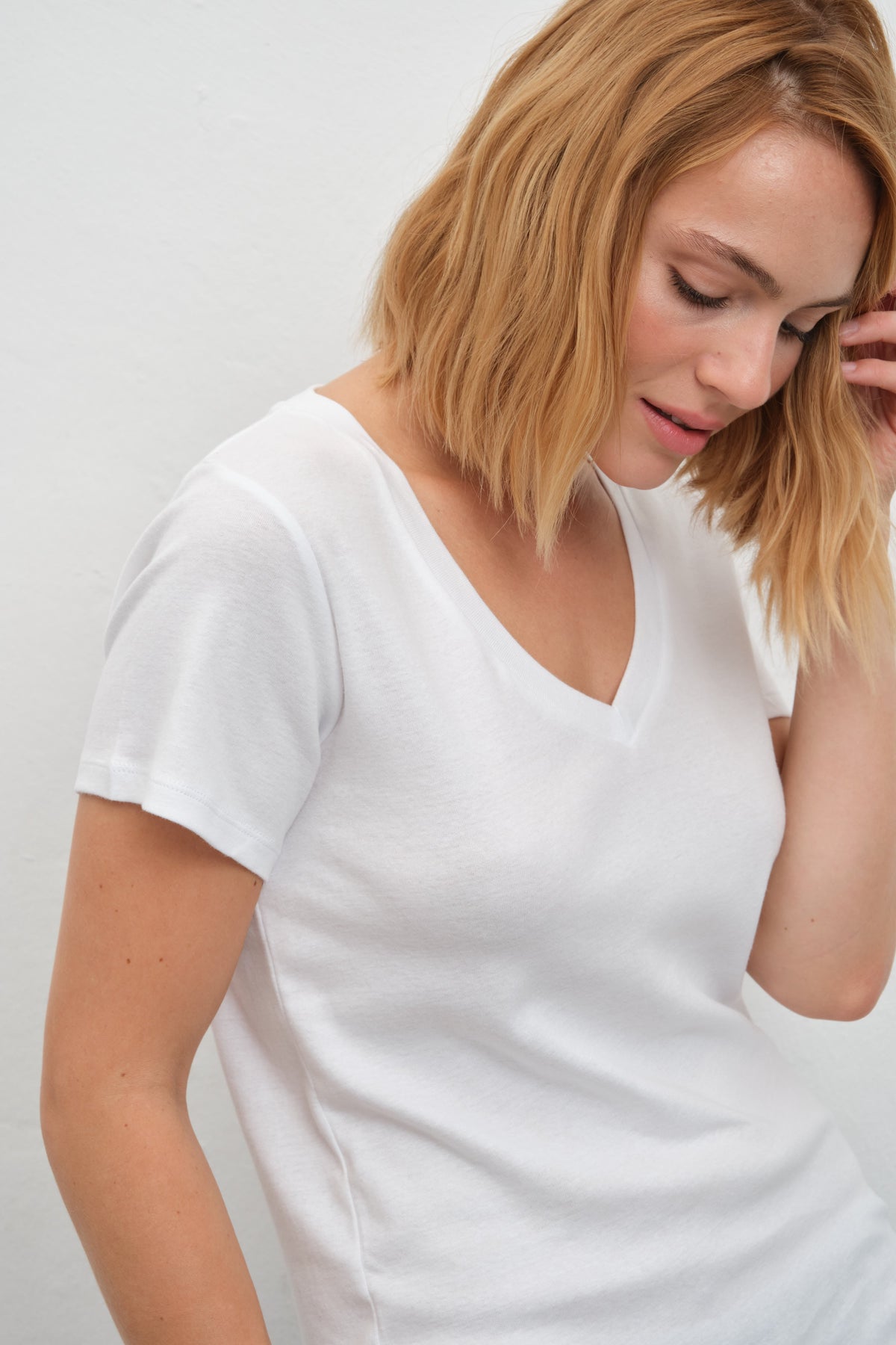 V-Neck Fitted T-shirt in Micro-Ribbed Cotton