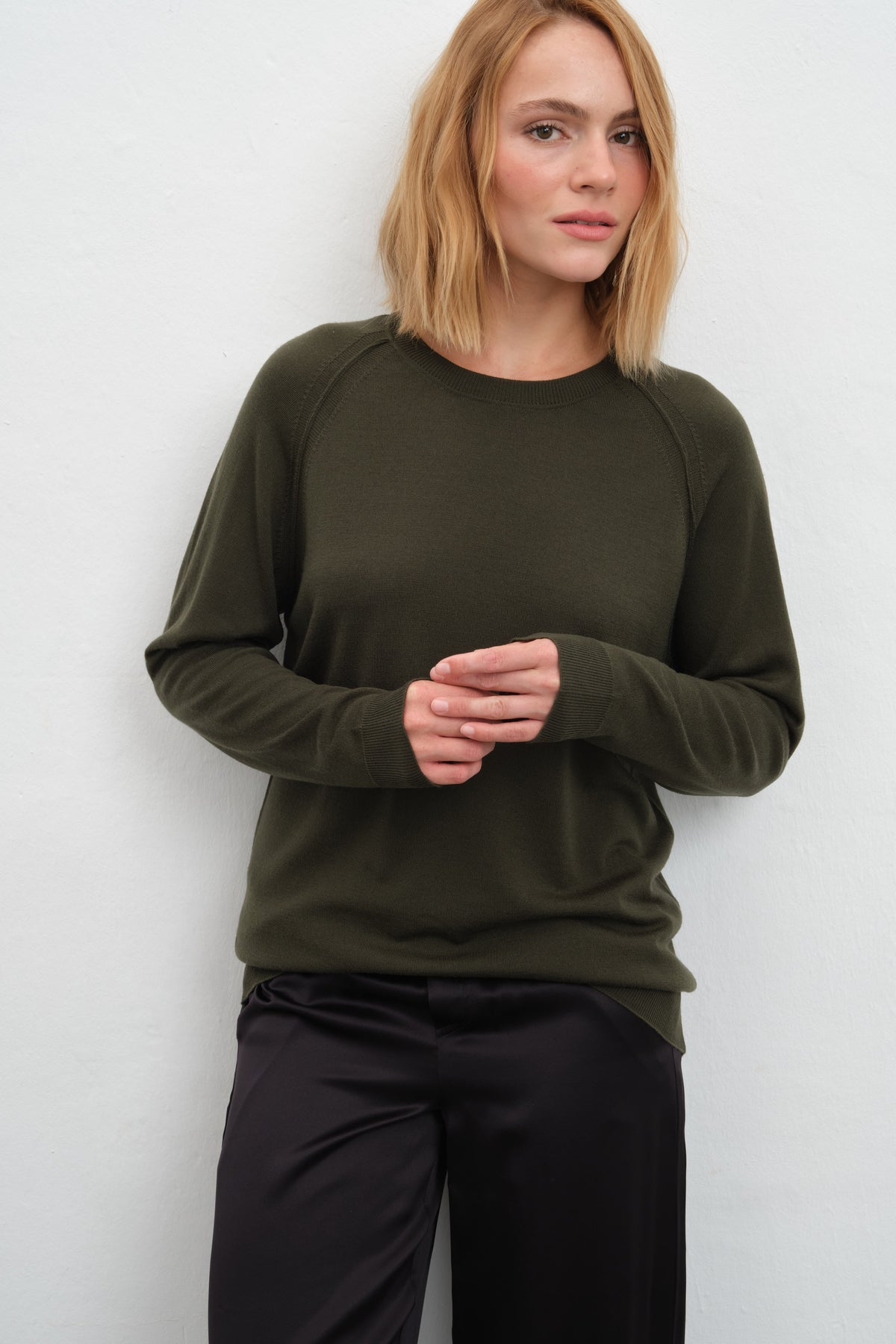 Lightweight Cashmere-Merino Raglan-Sleeve Unisex Sweater