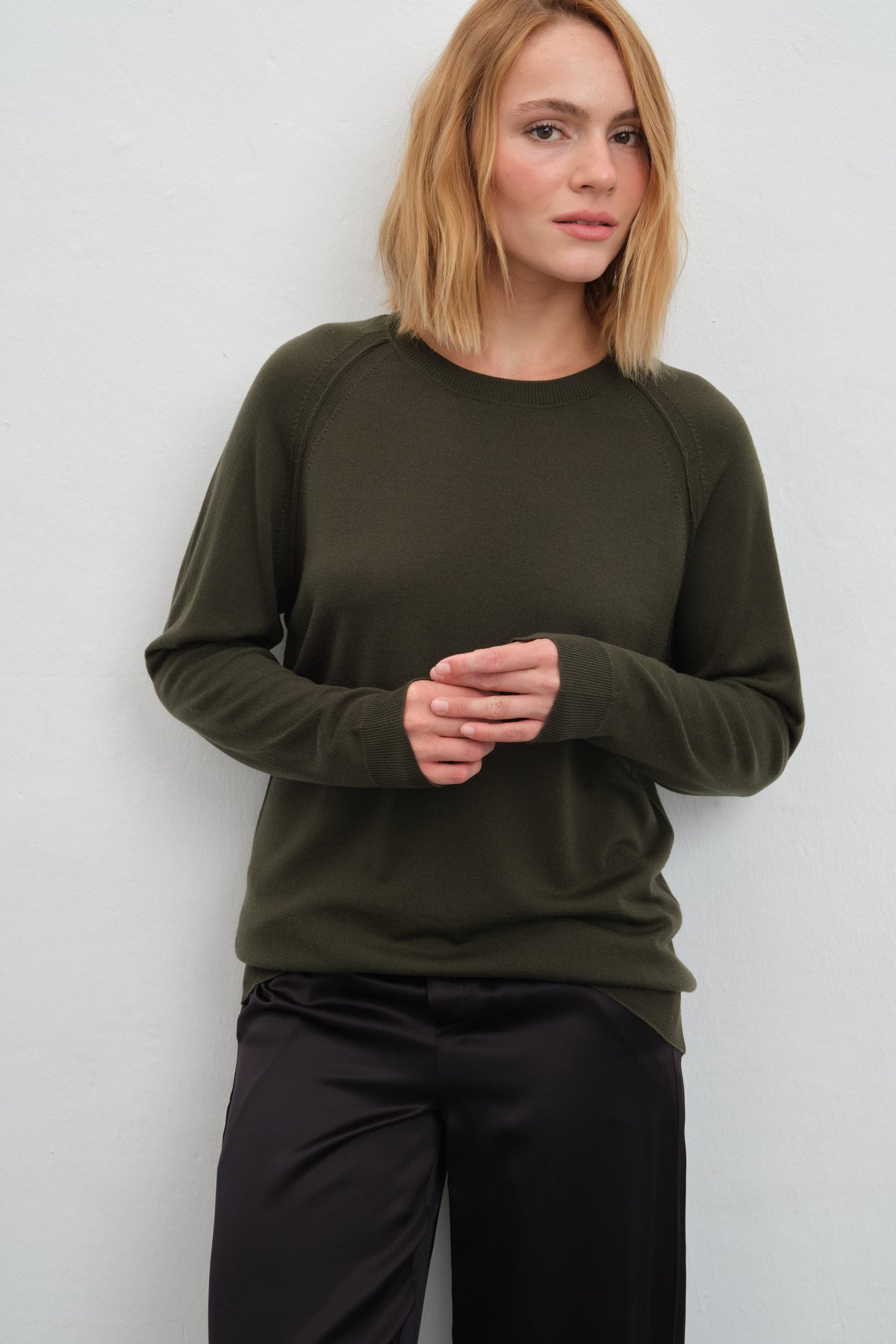 Lightweight Cashmere-Merino Raglan-Sleeve Unisex Sweater