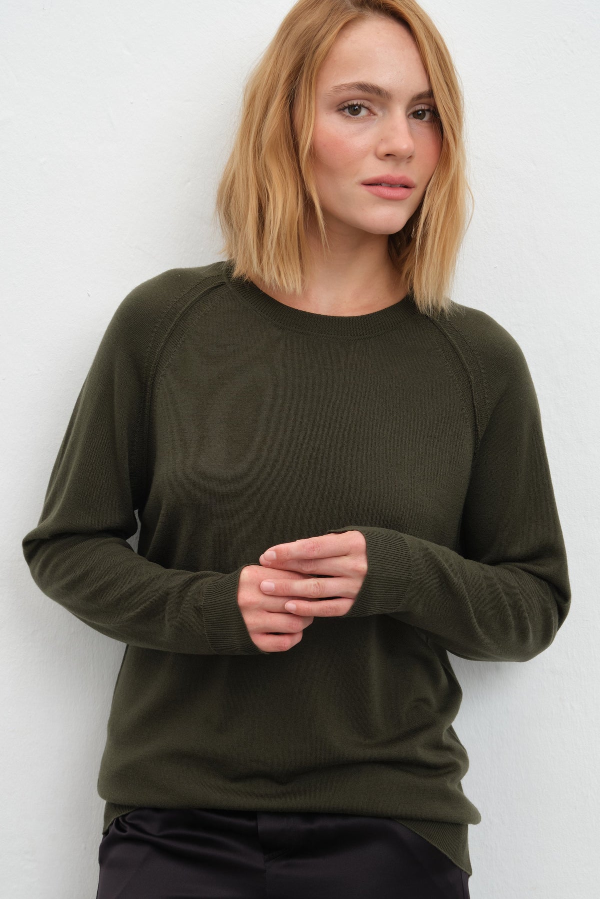 Lightweight Cashmere-Merino Raglan-Sleeve Unisex Sweater