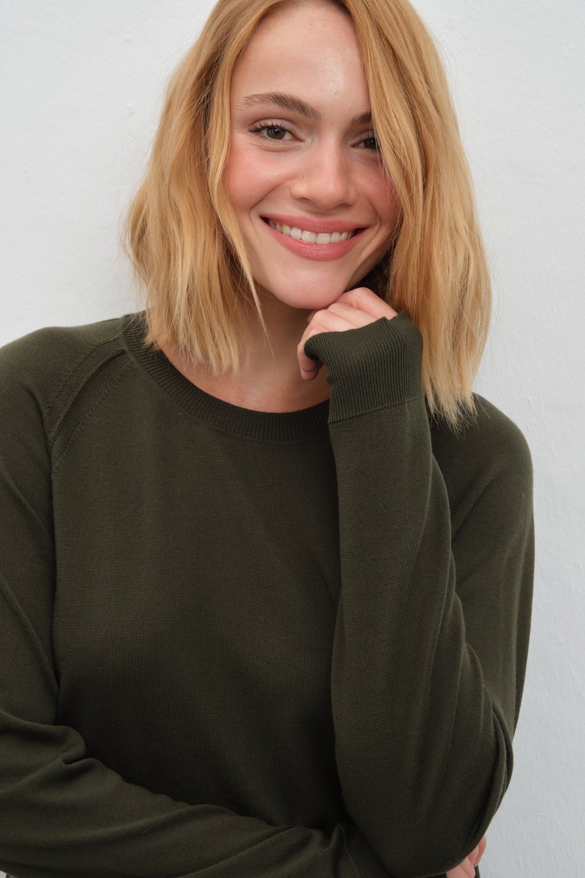 Lightweight Cashmere-Merino Raglan-Sleeve Unisex Sweater