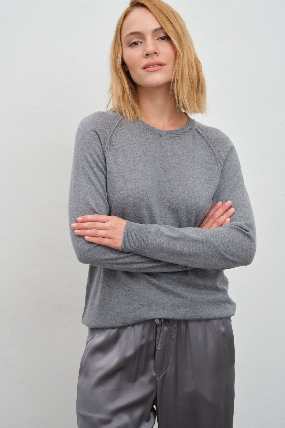 Lightweight Cashmere-Merino Raglan-Sleeve Unisex Sweater