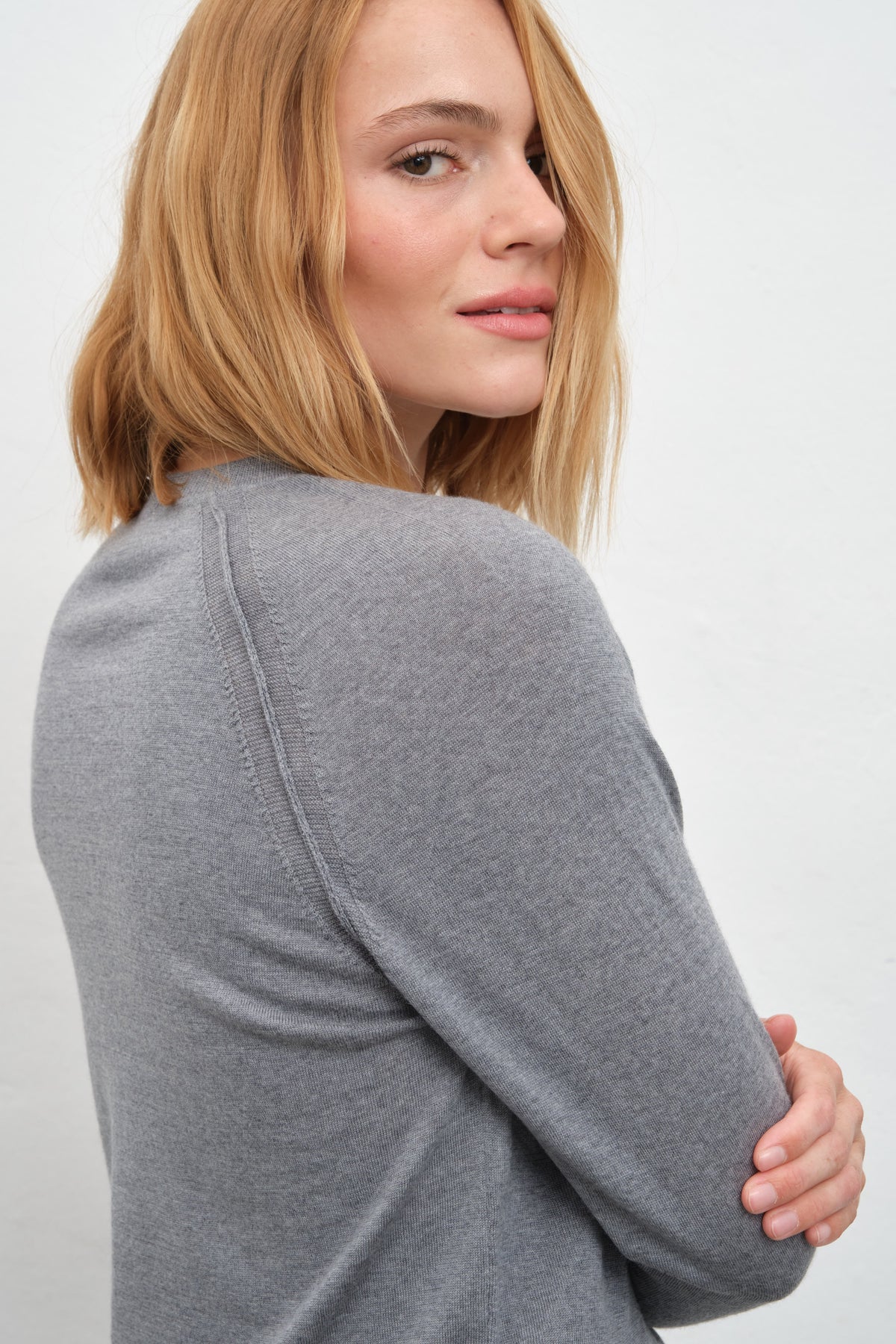 Lightweight Cashmere-Merino Raglan-Sleeve Unisex Sweater