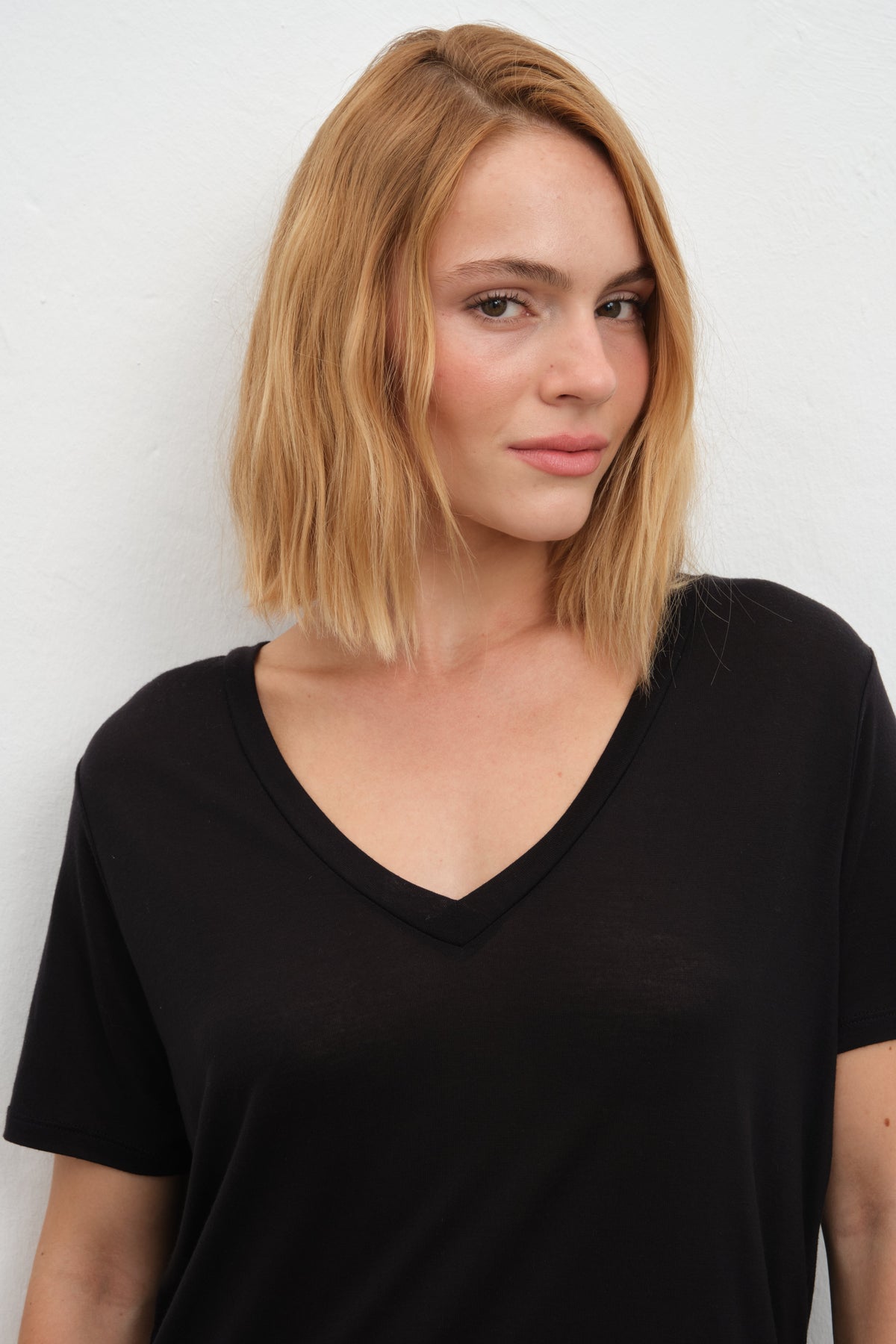 FeatherWeight V-Neck T-Shirt in Lyocell (TENCEL™)