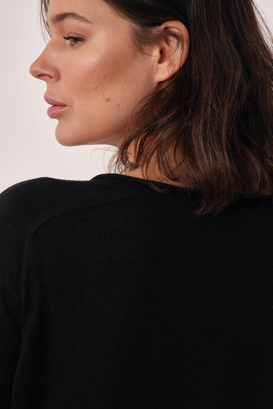 Lightweight V Neck Sweater in Cotton/Linen Blend