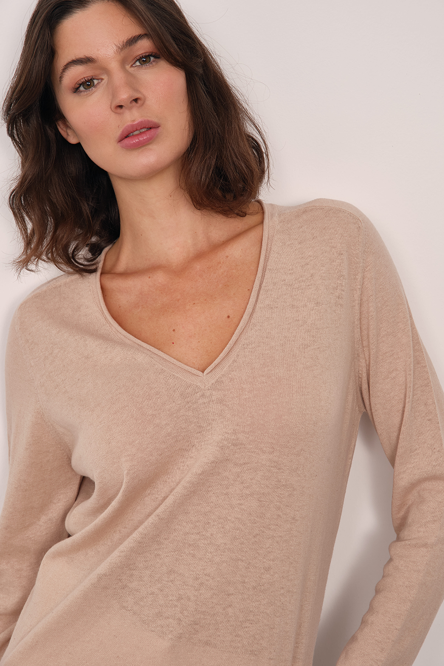 Lightweight V Neck Sweater in Cotton/Linen Blend