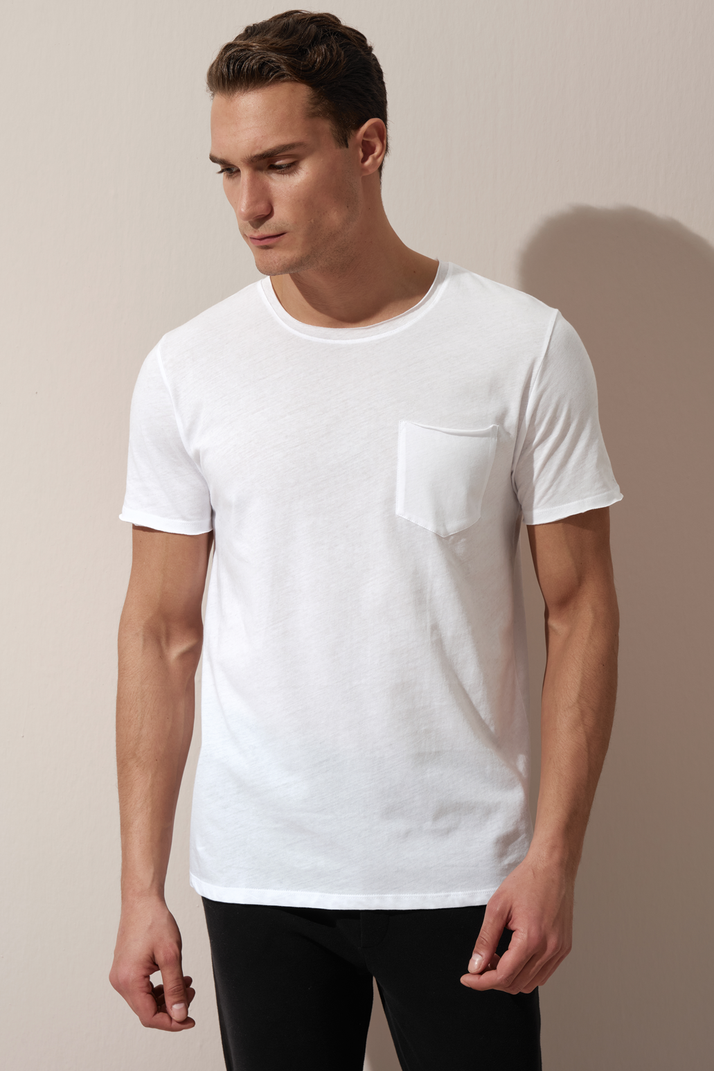 Raw Edge Pocket T-shirt in Lightweight Cotton