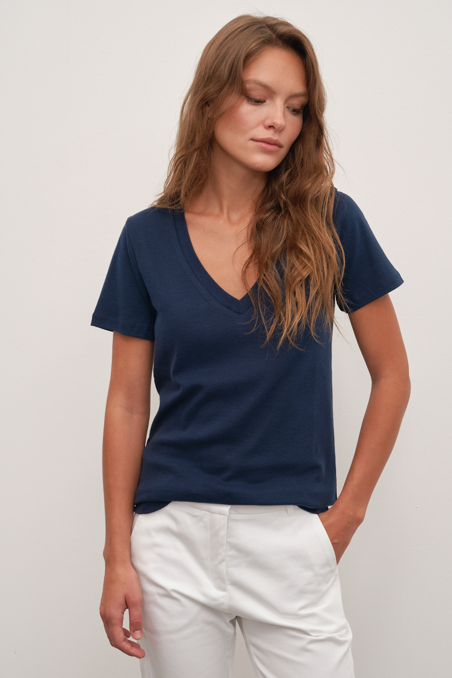 V Neck Fitted T-shirt in Micro-Ribbed Cotton