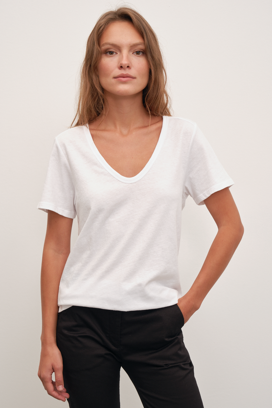 Oval V Neck T-shirt in Neppy Cotton