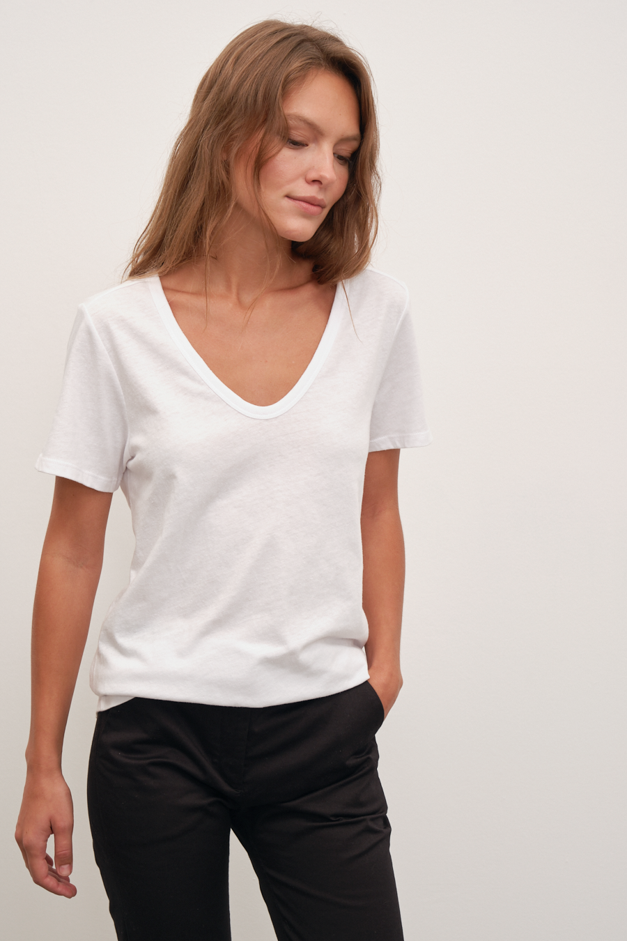 Oval V Neck T-shirt in Neppy Cotton