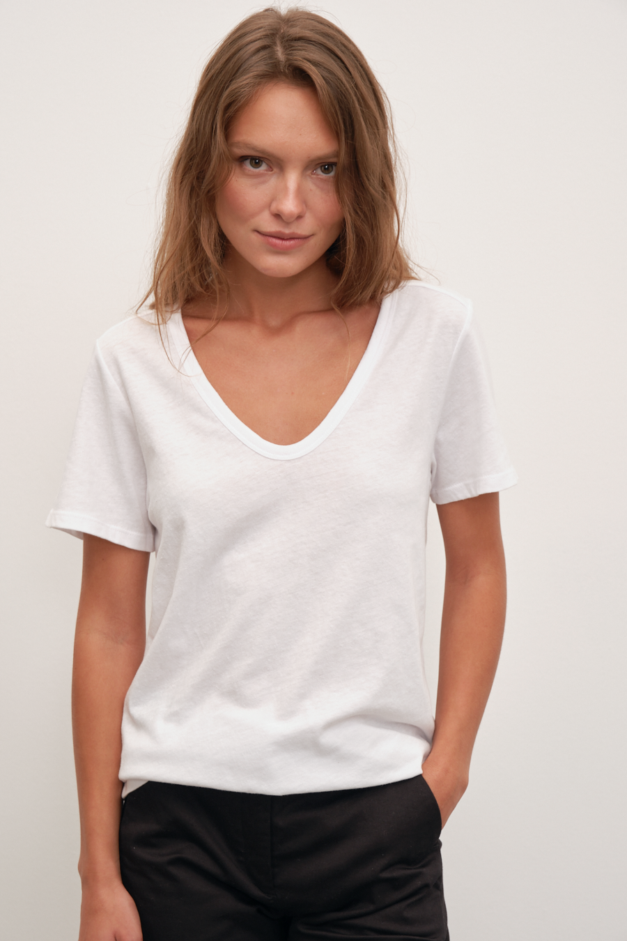 Oval V Neck T-shirt in Neppy Cotton