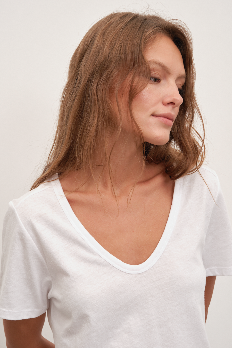 Oval V Neck T-shirt in Neppy Cotton