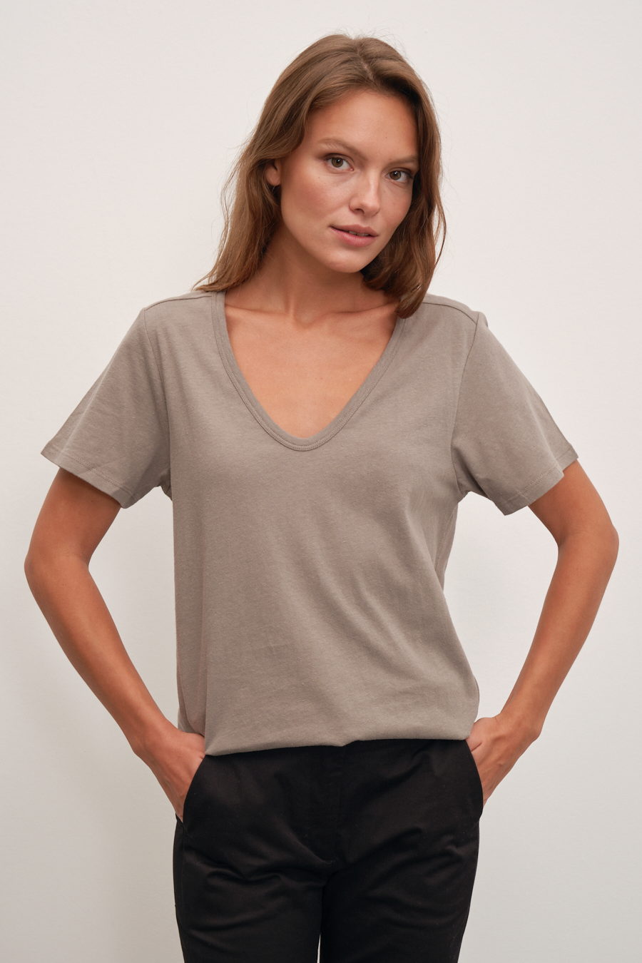 Oval V Neck T-shirt in Neppy Cotton