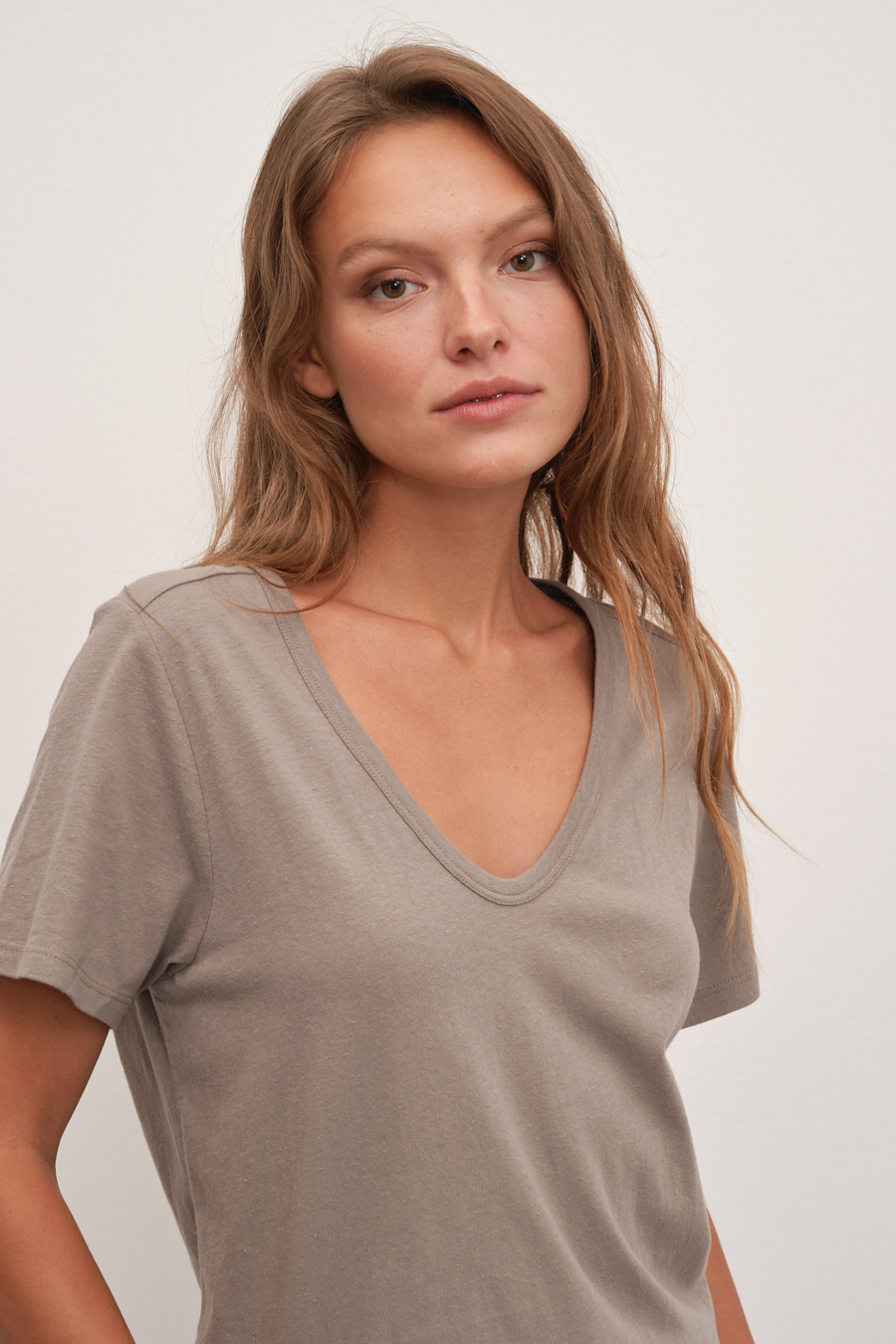 Oval V Neck T-shirt in Neppy Cotton