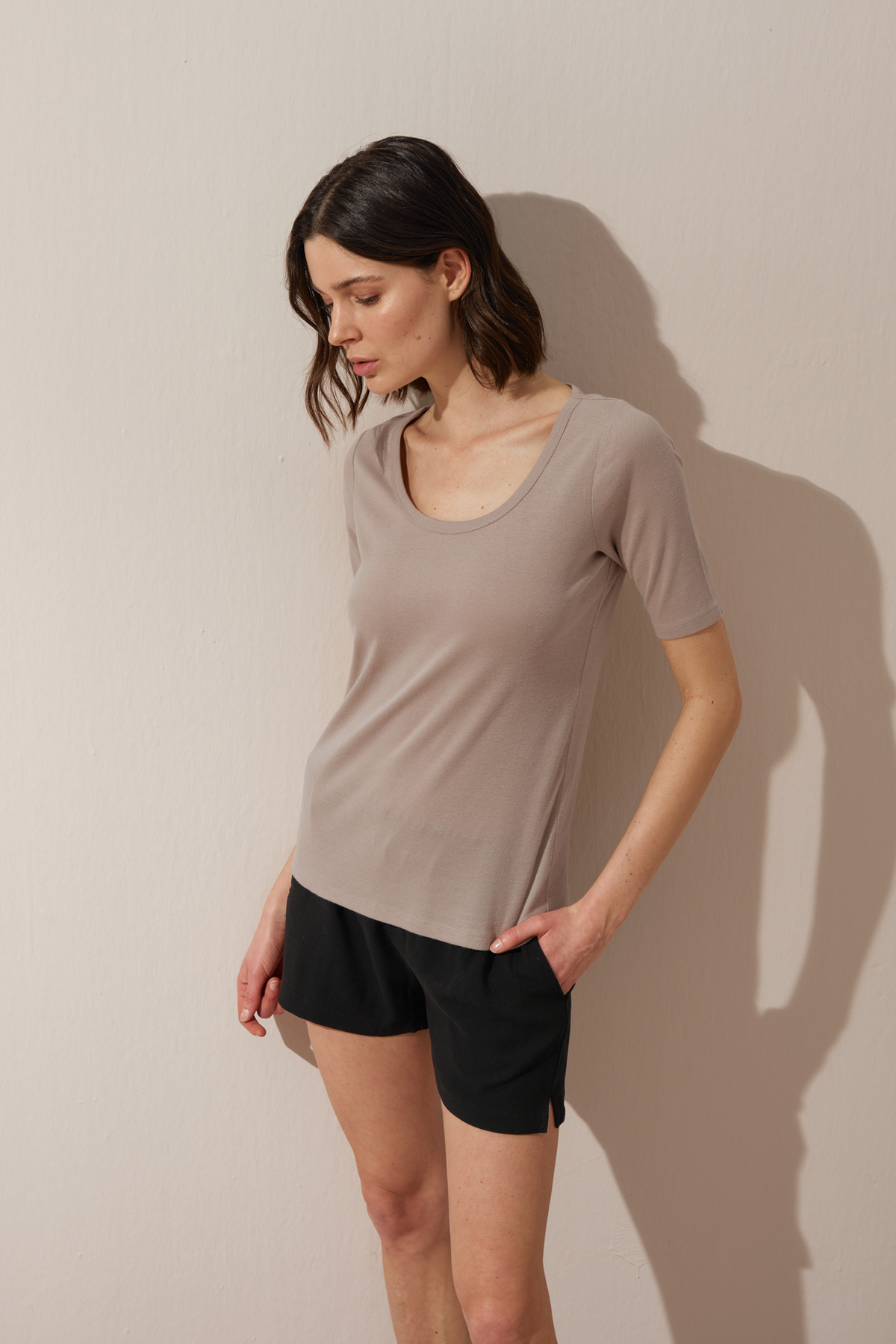 Scoop Neck Fitted T-shirt in Ribbed Cotton